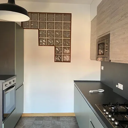 La Porta Accanto